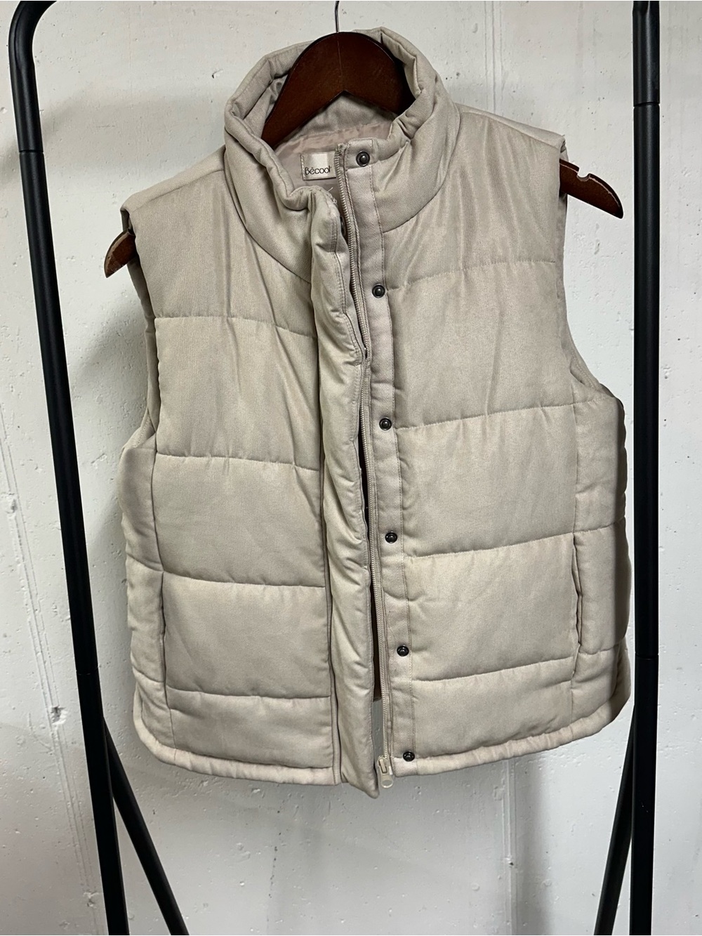 BE COOL Neutral Quilted Puffer Vest in Light Beige 🏀
